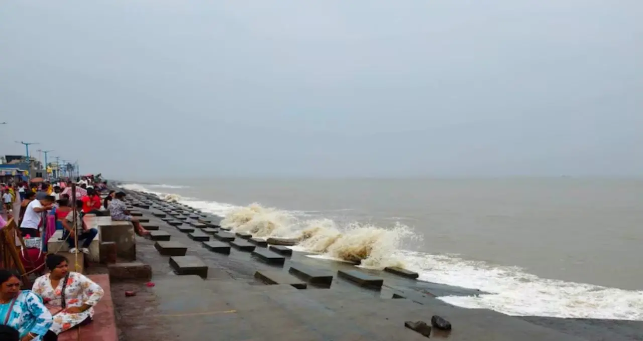 South Bengal Weather Update: কৌশিকী অমাবস্যার কোটালেই নতুন নিম্নচাপের চোখরাঙানি! কলকাতা-সহ দক্ষিণবঙ্গে ঝড়-বৃষ্টির সতর্কতা
