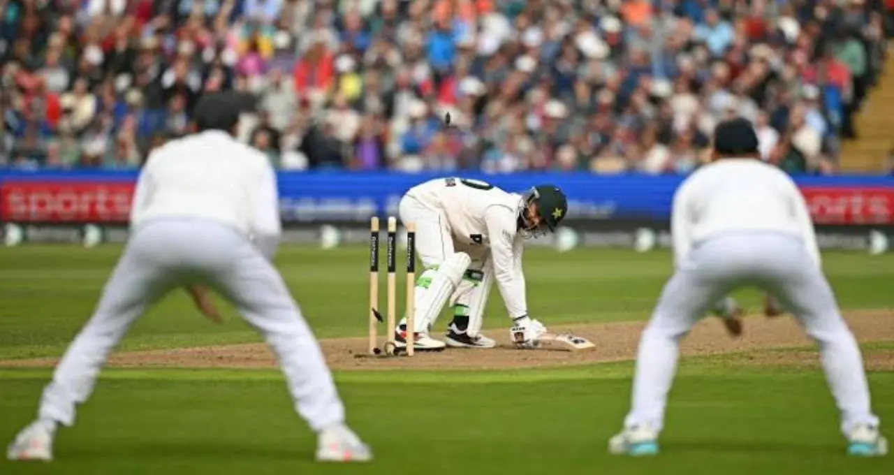 ENG vs PAK 3rd Test: सात बदलाव के बावजूद नहीं बदली पाकिस्तान की तस्वीर, 133 रन पर ढेर; इंग्लैंड ने बनाई बढ़त