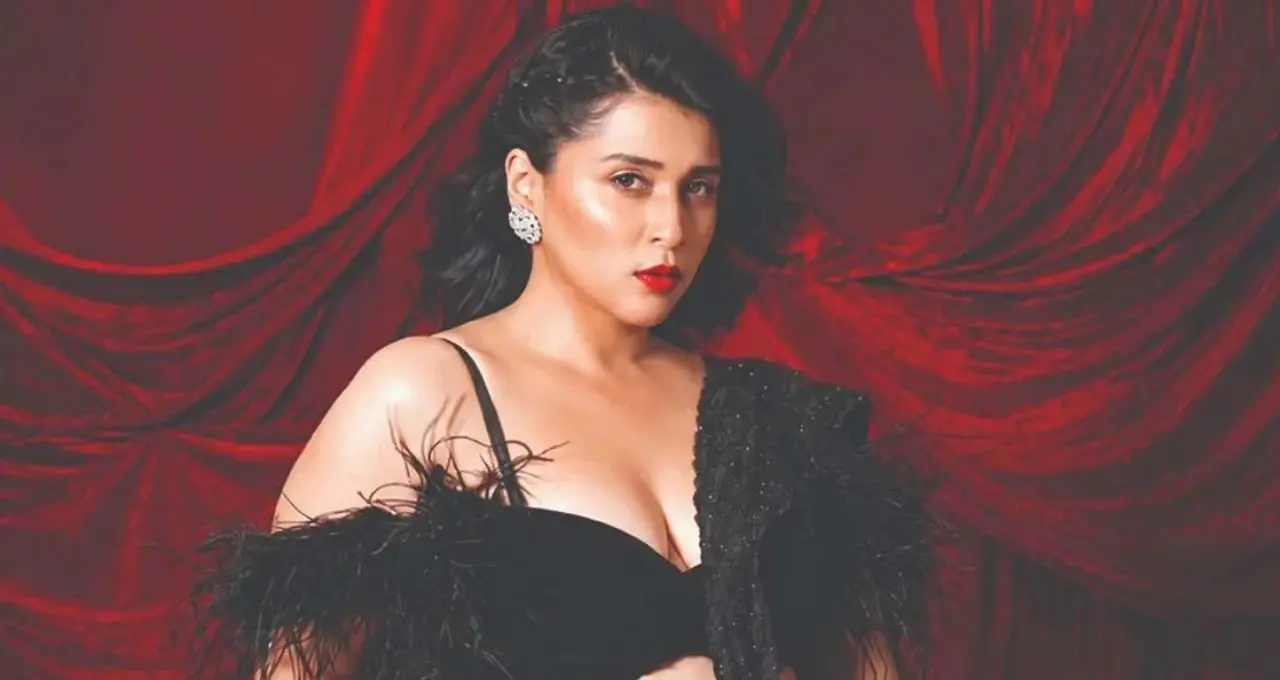 Mannara Chopra Parking Controversy: ‘मैडम, अपनी कार हटाओ’, मन्नारा चोपड़ा का वीडियो वायरल