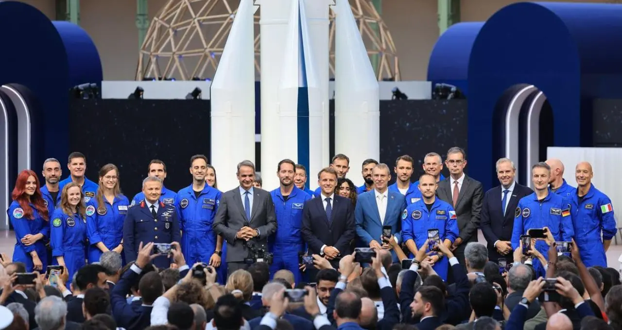 पेरिस में International Space Summit शुरू, 90 देशों की भागीदारी; 50 से ज्यादा प्रोजेक्ट पर होगा समझौता