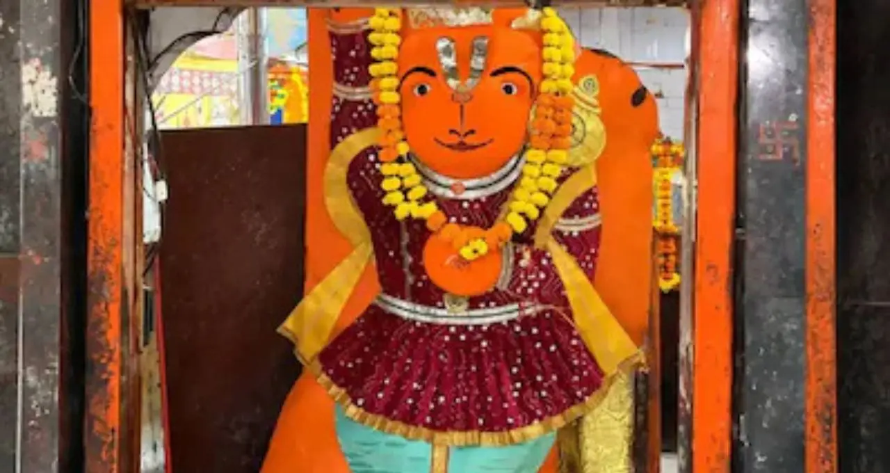 उज्जैन में हनुमान मंदिर को लेकर विवाद, पंडित जोशी ने सड़क चौड़ीकरण पर उठाए सवाल