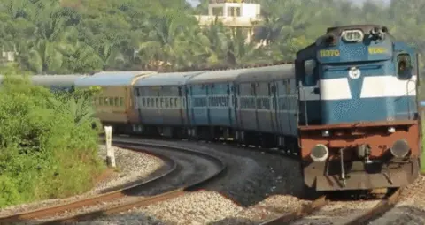 चक्रधरपुर मंडल में मेगा ब्लॉक से कई ट्रेनें रद्द, हटिया से बेंगलुरु-मुंबई के लिए चलेंगी स्पेशल ट्रेनें