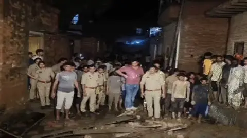 মুজফ্ফরপুরে কোচিং ক্লাসে ছাদের প্লাস্টার ভেঙে পড়ল, প্রায় ১২ শিশু আহত