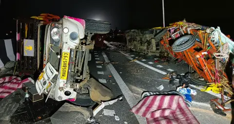 अमरावती में ट्रक-पिकअप की भीषण टक्कर, 7 की मौत और 18 घायल; दुर्गा प्रतिमा लेकर जा रहे थे श्रद्धालु