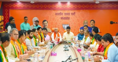 MP BJP में समन्वय पर बिप्लब देब का जोर, जीतू पटवारी के बयान और भाजपा सांसद के समोसे तलने की चर्चा
