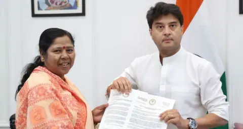 त्रिपुरा के दूरदराज और आदिवासी इलाकों में मोबाइल कनेक्टिविटी की मांग, प्रतिमा भौमिक ने सिंधिया को लिखा पत्र