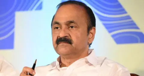 केरल की UDF सरकार में बढ़ी अंदरूनी खींचतान, Adoor Prakash ने CM Satheesan के कामकाज पर उठाए सवाल