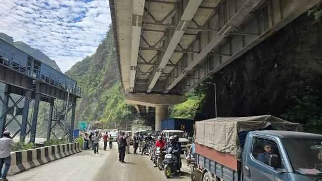 मंडी में फोरलेन पर अज्ञात वाहन की टक्कर से प्रवासी मजदूर की मौत, हादसे के बाद दो घंटे तक जाम रहा चक्का