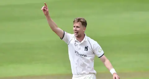 Craig Miles Retirement: 512 विकेट लेने वाले इंग्लैंड के गेंदबाज ने लिया संन्यास, जून 2026 में खेला आखिरी मुकाबला