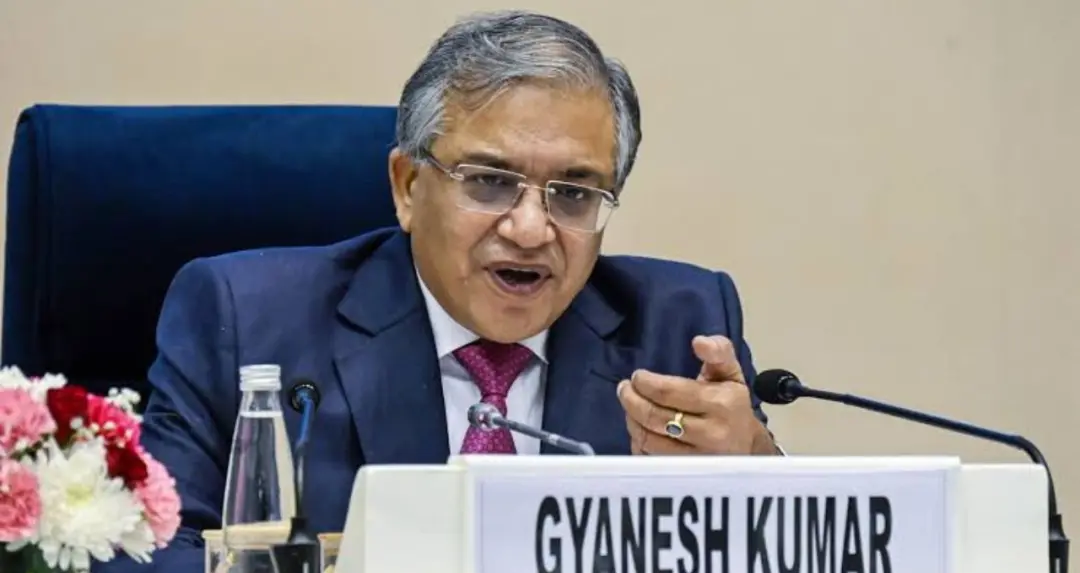 सुप्रीम कोर्ट ने CEC ज्ञानेश कुमार को सस्पेंड करने से किया इनकार, SIR पर चुनाव आयोग से मांगा जवाब