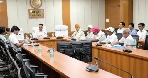 Jharkhand SIR 2026: हजारीबाग में 3.76 लाख से ज्यादा नोटिस जारी, ऑनलाइन हो रही मतदाताओं की सुनवाई