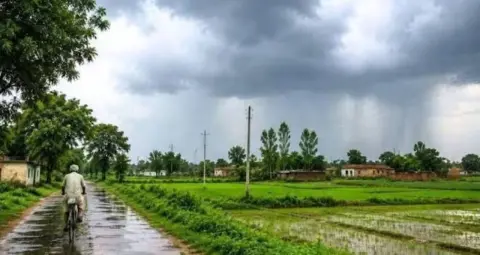 Weather Update Today: दिल्ली में फिर दस्तक देगी बारिश, जानें देशभर के मौसम का हाल