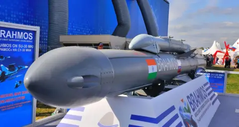 BrahMos Missile Deal: भारतीय नौसेना की बढ़ेगी ताकत, 661 करोड़ रुपये में खरीदे जाएंगे ब्रह्मोस लॉन्चर सिस्टम