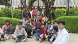 आगरा विश्वविद्यालय में NSUI और छात्रों का हंगामा: अधिकारी के कथित बयान पर भड़के छात्र