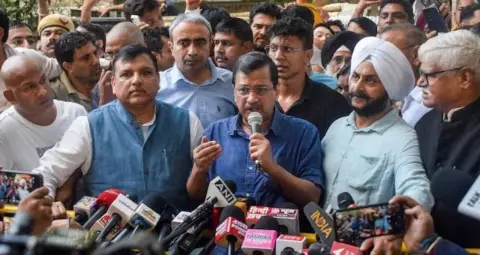 दिल्ली में मतदाता सूची को लेकर आप-कांग्रेस का प्रदर्शन, एसआईआर पर उठाए सवाल