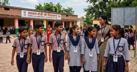 UP PM Shri Schools में छात्राओं को मिलेंगी विशेष सुविधाएं, हर महीने डॉक्टर करेंगे जागरूक