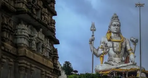 गुरु प्रदोष व्रत 2026: पूजा विधि, शुभ मुहूर्त और भगवान शिव की आराधना का महत्व जानें