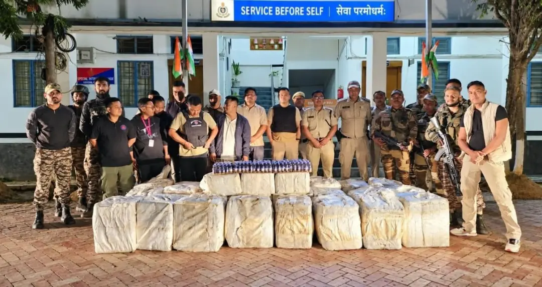 गुजरात से मणिपुर पुलिस ने पकड़ा कथित ड्रग नेटवर्क का सरगना, 8,320 कोडीन कफ सिरप की बोतलें जब्त