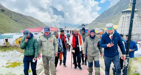 71 की उम्र में नाना पाटेकर ने की केदारनाथ की चढ़ाई, पहाड़ों की खूबसूरती और सादगी ने जीता दिल