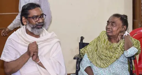 झारखंड CM हेमंत सोरेन की मां रूपी सोरेन का निधन, अस्पताल में चल रहा था इलाज; आज अंतिम संस्कार