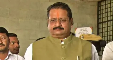 विजयपुरा में मतदाताओं के फर्जी मृत्यु प्रमाणपत्र का मामला, विधायक बसनगौड़ा पाटिल यतनाल पर FIR