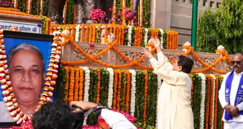 मायावती ने लखनऊ से शुरू किया चुनावी अभियान, बोलीं- सत्ता की चाबी हासिल करना ही कांशीराम को सच्ची श्रद्धांजलि