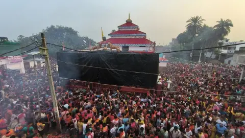 शारदीय नवरात्र पर बिहार के मंदिरों में उमड़ा आस्था का सैलाब, बांका में 1 लाख श्रद्धालुओं ने किया जलाभिषेक