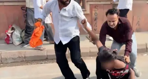 दिल्ली में प्रदर्शनकारियों से कथित मारपीट के मामले में चार आरोपी गिरफ्तार, वायरल वीडियो की जांच जारी