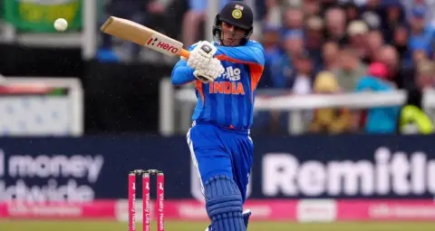 अभिषेक शर्मा ने T20 क्रिकेट में रचा इतिहास, सूर्यकुमार यादव का रिकॉर्ड तोड़ा