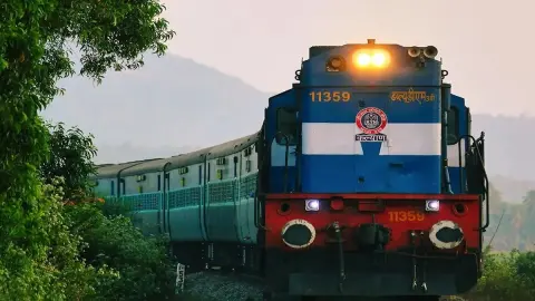 मां विंध्यवासिनी के भक्तों को रेलवे की सौगात, बिहार से जाने वाली 10 एक्सप्रेस ट्रेनें अब विंध्याचल स्टेशन पर रुकेंगी