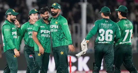 PAK vs SL 2nd T20: पाकिस्तान ने श्रीलंका को 82 रन से हराया, 21 साल के माज सदाकत शतक से चूके