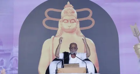 भारत स्वस्तिक यात्रा: कालडी पहुंचे मोरारी बापू, शिव को बताया सृष्टि का आधार
