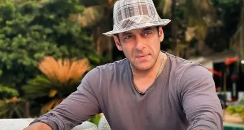 Salman Khan YouTube Debut: सलमान खान ने लॉन्च किया अपना ऑफिशियल चैनल, हाफ पैंट में दिखा भाईजान का खास अंदाज