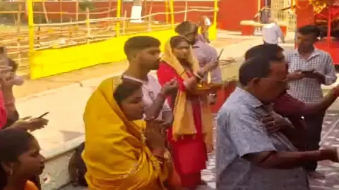  मां ब्रह्मचारिणी की पूजा को मंदिरों में उमड़ा आस्था का सैलाब, 'जय माता दी' के जयकारों से गूंजा शहर