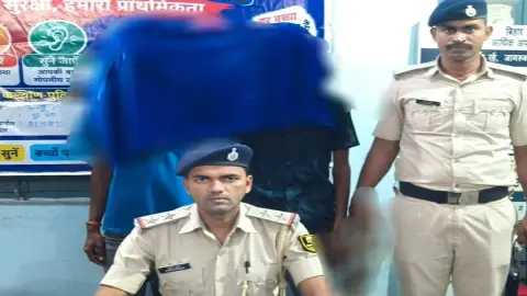 नालंदा में CreditBee के फर्जी एजेंट बनकर ठगी, दो सगे भाइयों को साइबर पुलिस ने किया गिरफ्तार; 6 मोबाइल और ATM कार्ड बरामद