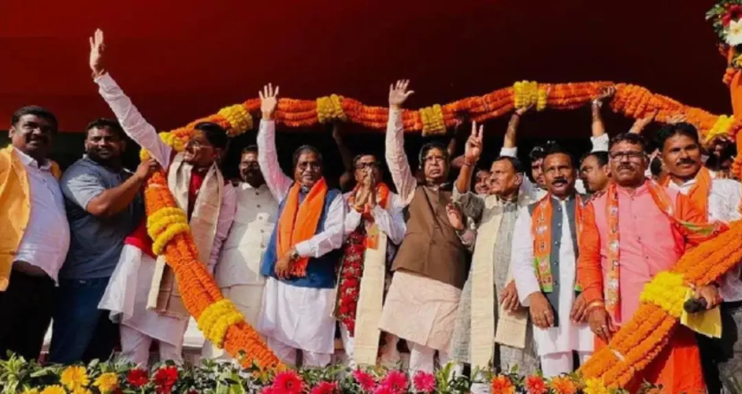 झारखंड की राजनीति में हलचल, आजसू छोड़ भाजपा में शामिल हुए हरेलाल महतो से बदले स्थानीय समीकरण