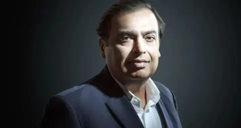 Mukesh Ambani फिर बने भारत के सबसे अमीर शख्स, गौतम अदाणी को पछाड़कर हासिल किया नंबर-1 का ताज