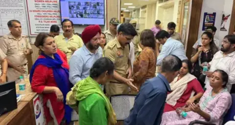 अंकिता भंडारी हत्याकांड: दिल्ली में माता-पिता हिरासत में, दो घंटे बाद रिहा; दुष्यंत गौतम की नियुक्ति रद्द करने की मांग