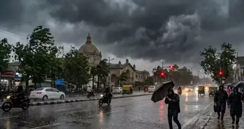 UP Weather Today: यूपी में अगले 5 दिन साफ रहेगा मौसम, दिन में बढ़ेगी गर्मी और रात में महसूस होगी ठंड