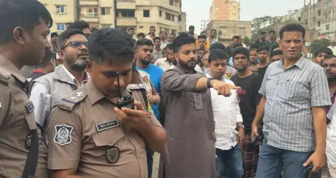 बांग्लादेश में पिस्तौल लेकर ड्रग्स तस्करों को पकड़ने पहुंचे मंत्री, 6 लोगों को पकड़ा; पुलिस ने उठाए सवाल