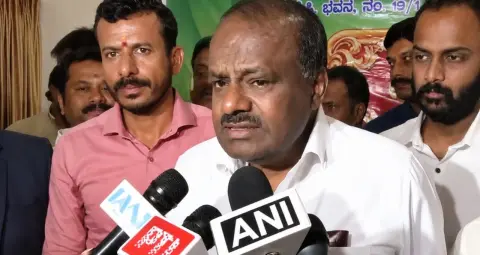 कुमारस्वामी का DGP कार्यालय तक मार्च, कथित स्टिंग ऑपरेशन मामले में SIT जांच की मांग
