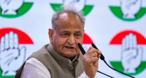राजस्थान निकाय चुनाव पर अशोक गहलोत ने उठाए सवाल, पुलिस पर दबाव और CMO से निगरानी का लगाया आरोप