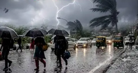 Weather Alert: दिल्ली-UP समेत 14 राज्यों में भारी बारिश का अलर्ट, 70 किमी/घंटे की रफ्तार से चलेंगी हवाएं
