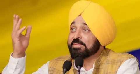 पंजाब में बेअदबी विधेयक पर सियासी विवाद, परगट सिंह ने सीएम भगवंत मान के खिलाफ दिया विशेषाधिकार नोटिस