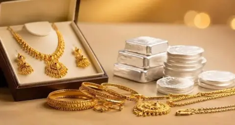 Gold Silver Price Today: सोना-चांदी की कीमतों में बड़ी गिरावट, MCX पर सोना ₹1.45 लाख और चांदी ₹2.05 लाख के करीब