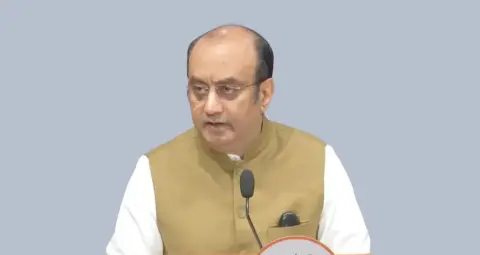 ‘फेल प्रॉडक्ट की बार-बार लॉन्चिंग’, राहुल गांधी पर BJP का हमला; संजय राउत के बयान से गरमाई सियासत
