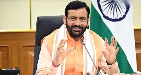 फरीदाबाद में सीएम नायब सिंह सैनी को काले झंडे दिखाने निकले किसान, पुलिस ने रास्ते में रोका