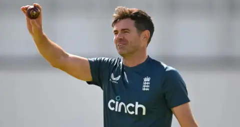 James Anderson: 25 साल बाद लैंकाशायर ने छोड़ा साथ, 50 विकेट लेने के बाद भी नहीं मिला नया कॉन्ट्रैक्ट
