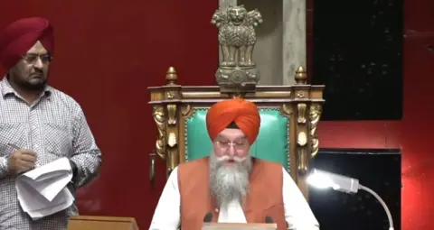 पंजाब विधानसभा में कांग्रेस विधायकों को रोकने पर विवाद, स्पीकर संधवां ने दिया जवाब
