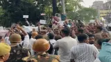 प्रयागराज में TGT अभ्यर्थियों का धरना दूसरे दिन भी जारी, बोले- आश्वासन मिला, लिखित आदेश नहीं